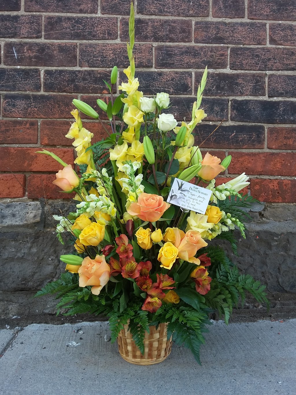 The Blossom Shop | 167 Bridge St, Carleton Place, ON K7C 2V6, Canada | Phone: (613) 257-1855