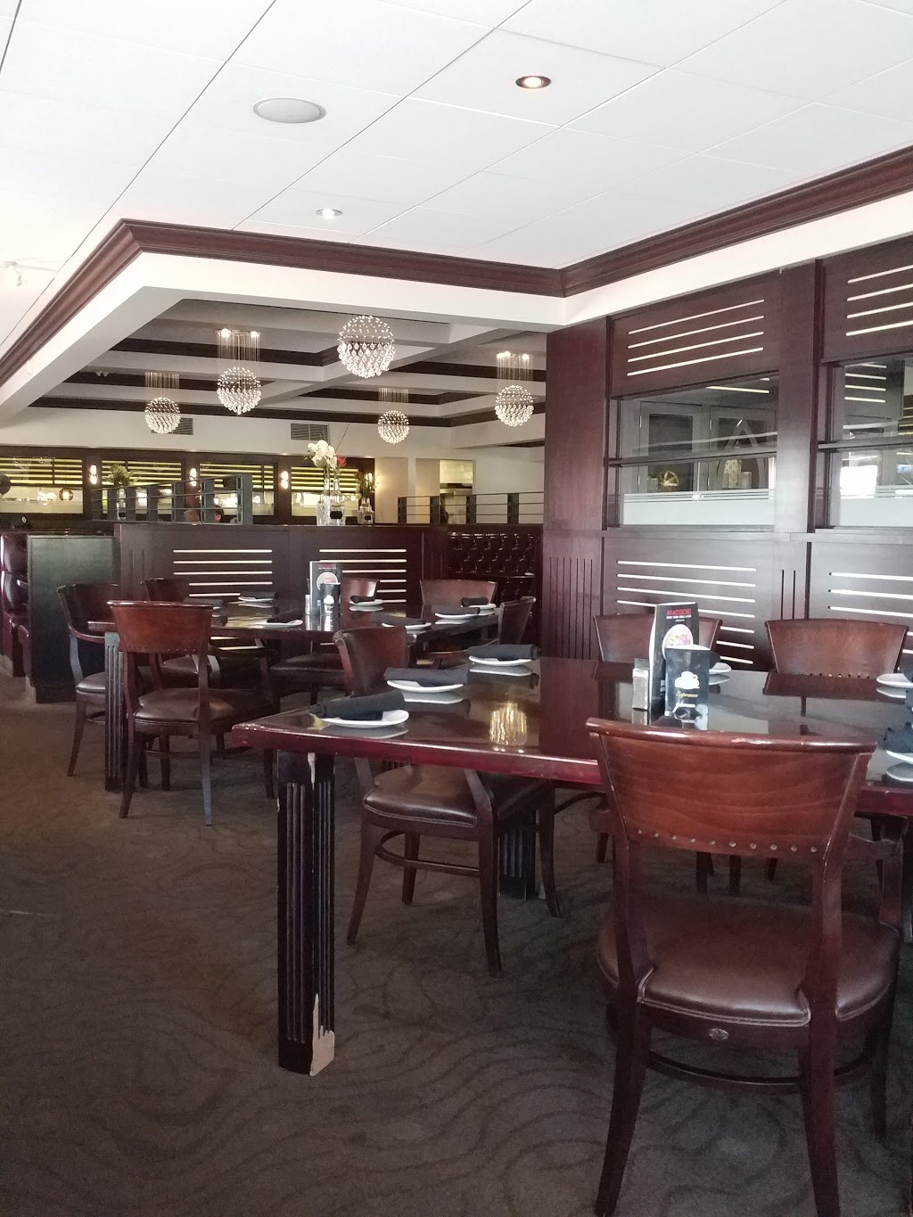 Madisons Restaurant & Bar | 407 Boul Labelle, Rosemère, QC J7A 3R8, Canada | Phone: (450) 437-5505