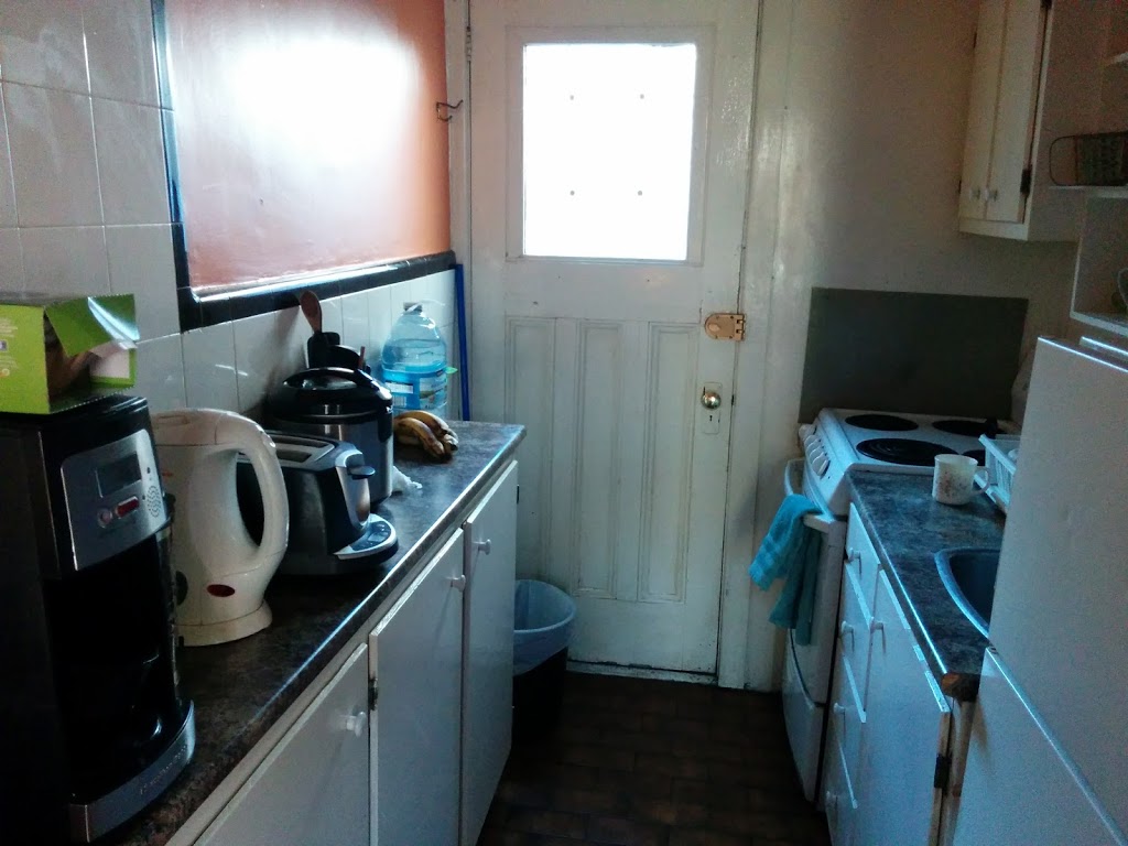 Ottawa Backpackers Inn | 203 York St, Ottawa, ON K1N 5T7, Canada | Phone: (613) 241-3402