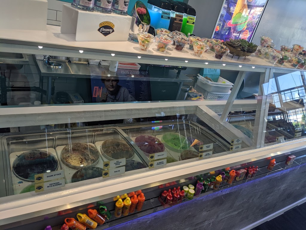 Munchie Planet | 2951 Green Rd #112, Duncan, BC V9L 0B8, Canada | Phone: (250) 597-3009
