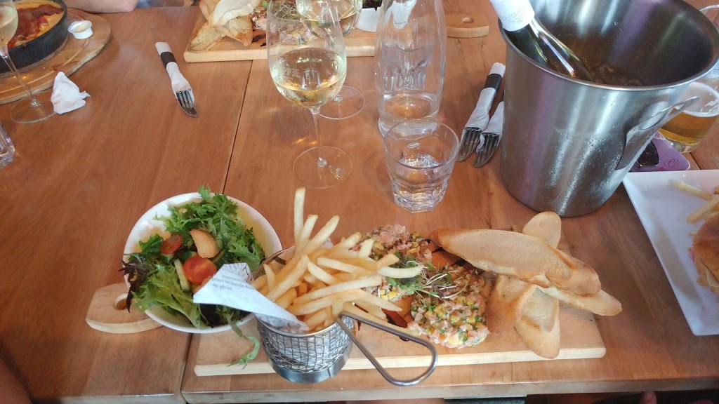 LÉchappée - Grill & Bar Sportif | 710 Rue de la Visitation, Saint-Charles-Borromée, QC J6E 7S3, Canada | Phone: (450) 394-1658