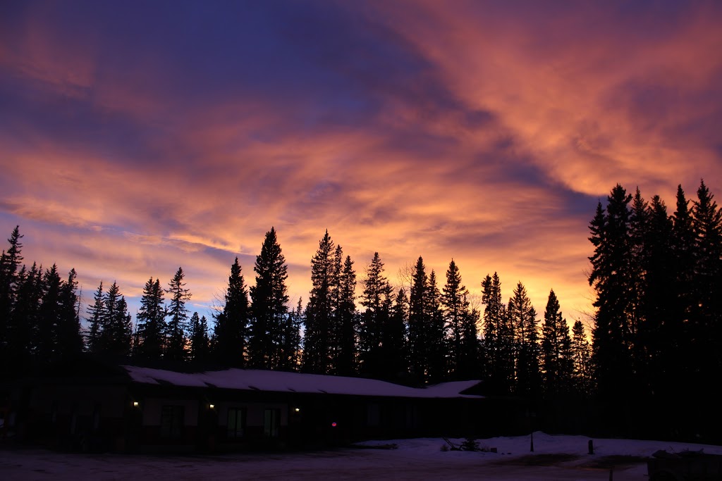 Rustlers Lodge | 32578 range road 52, Sundre, AB T0M 1X0, Canada | Phone: (403) 638-4389