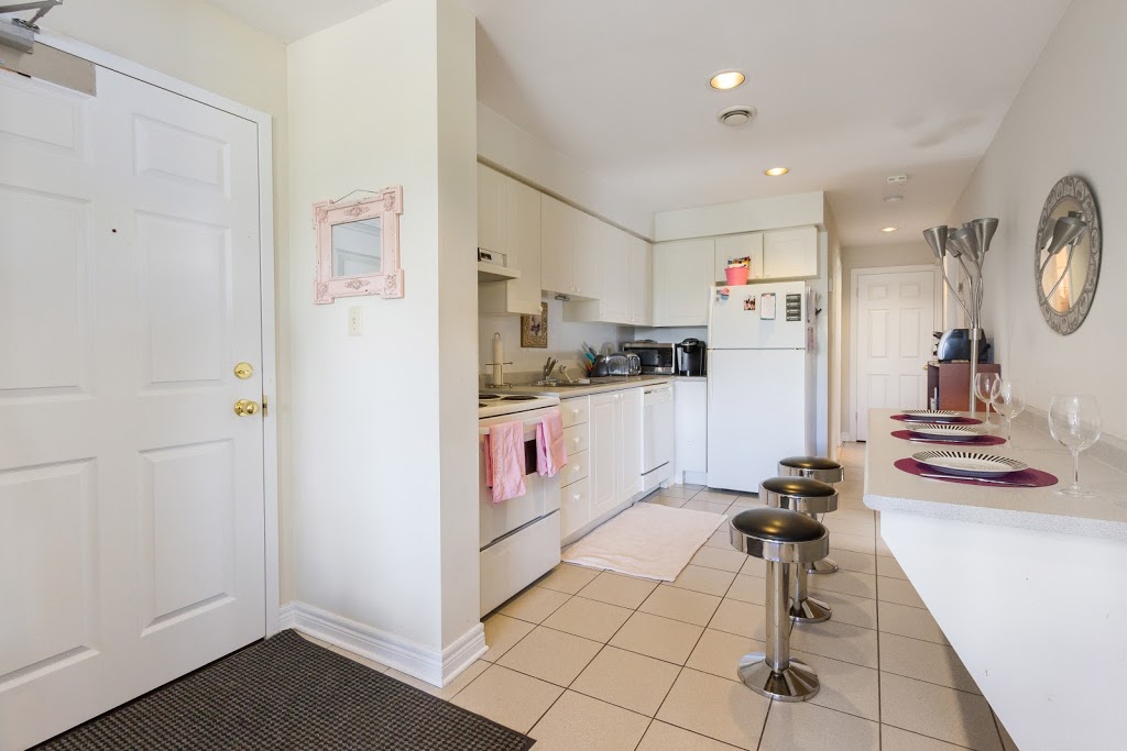 Edinburgh Village | 220 Chancellors Way, Guelph, ON N1G 5K5, Canada | Phone: (226) 962-3129