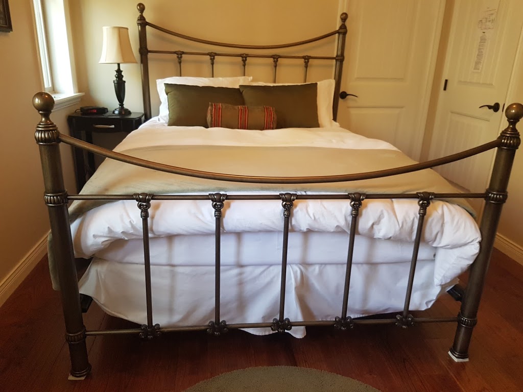 Mt. Woodside Bed & Breakfast | 2215 Lougheed Hwy, Agassiz, BC V0M 1A1, Canada | Phone: (604) 796-0292