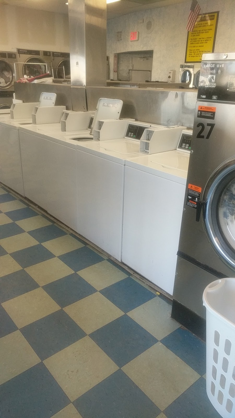 Wash World Laundromat | 2040 Eggert Rd, Buffalo, NY 14226, USA | Phone: (716) 836-0402