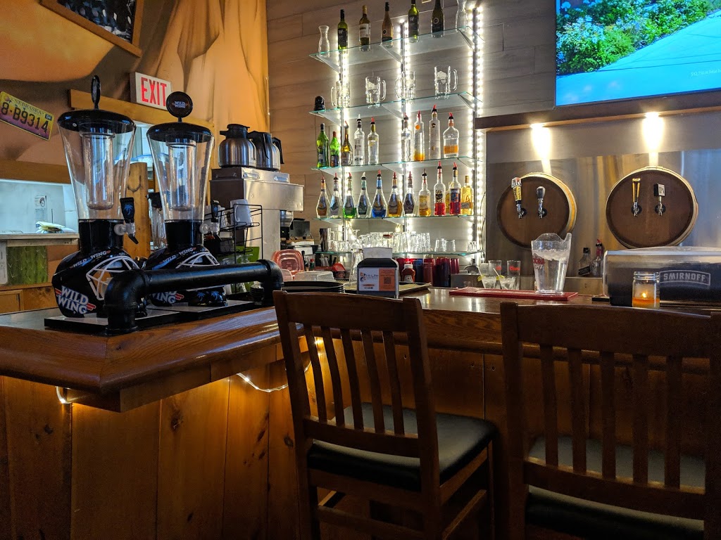 Wild Wing Restaurant | 985 Paisley Rd, Guelph, ON N1K 1X6, Canada | Phone: (519) 837-9977