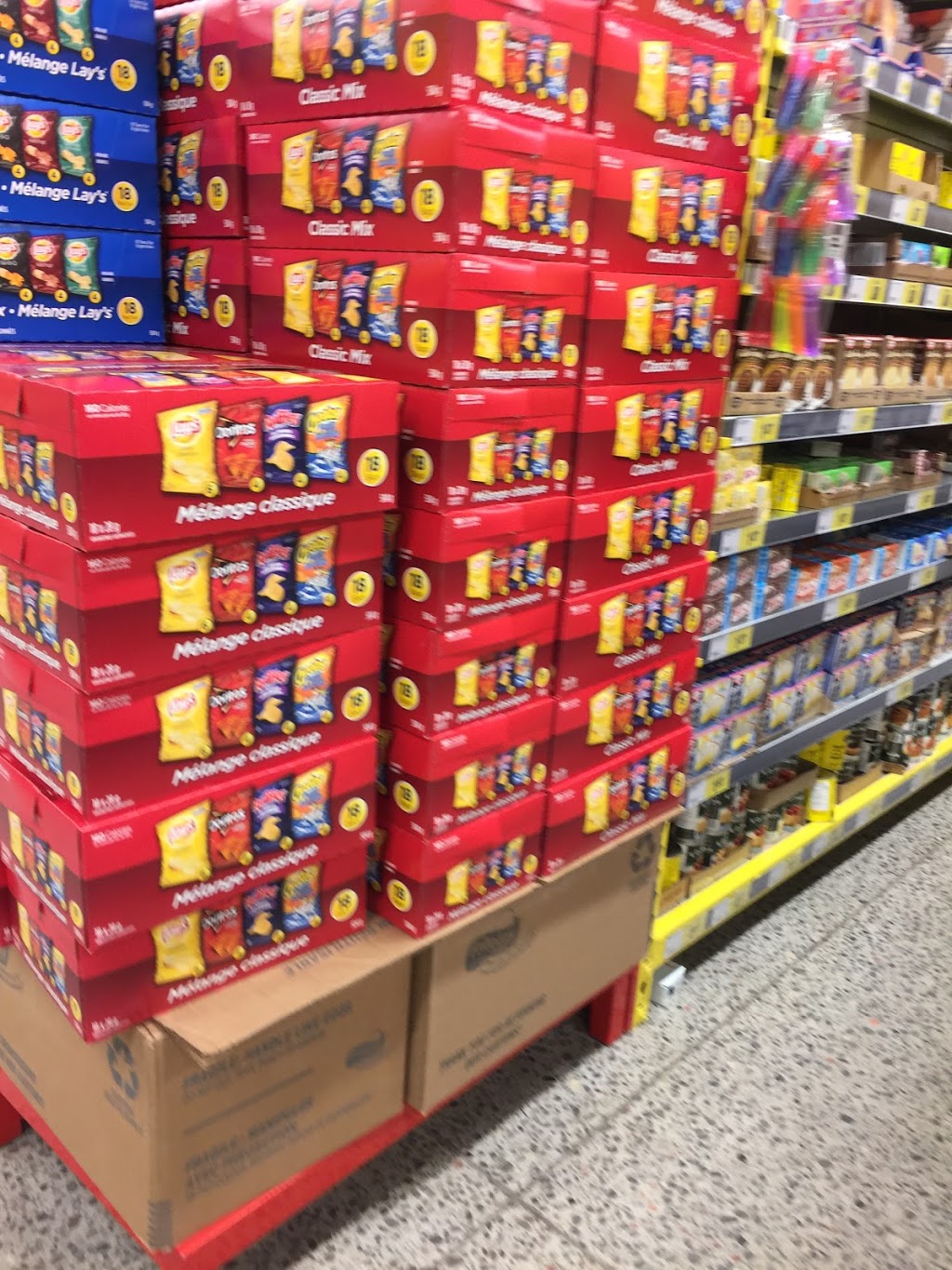 Francois No Frills | 360 McLevin Ave, Scarborough, ON M1B 0C2, Canada | Phone: (866) 987-6453
