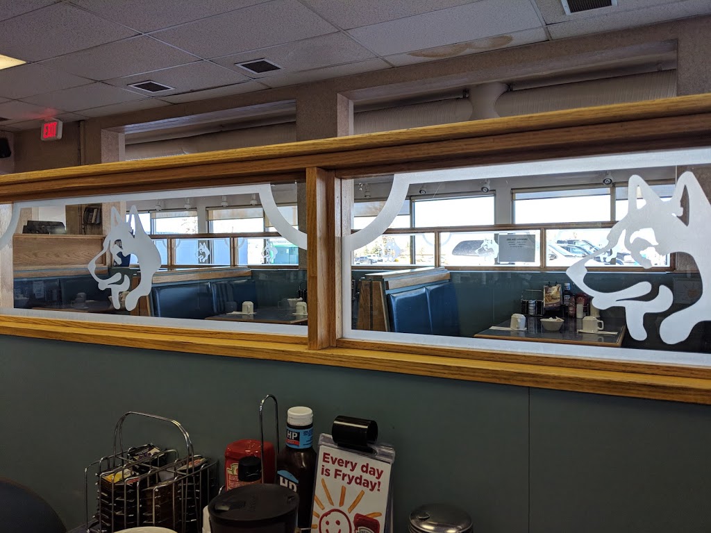 Husky House | 2525 32 Ave NE, Calgary, AB T1Y 6B7, Canada | Phone: (403) 291-1616