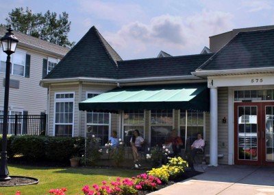 Peregrine Senior Living at Cheektowaga | 575 Cayuga Creek Rd, Cheektowaga, NY 14227, USA | Phone: (716) 893-3000