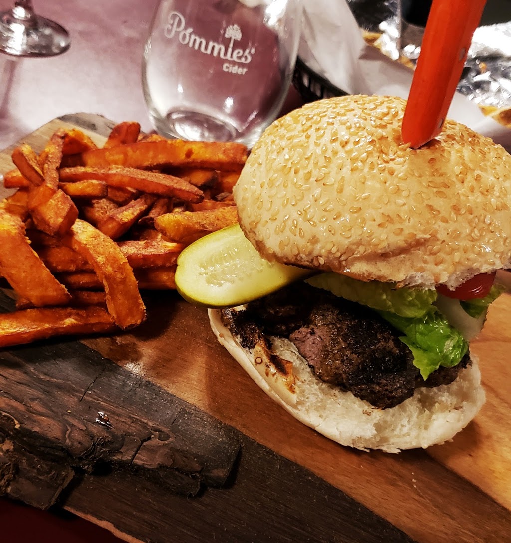 FanJoy Restaurant & Bar | 100 Trafalgar Rd N, Hillsburgh, ON N0B 1Z0, Canada | Phone: (519) 308-0900