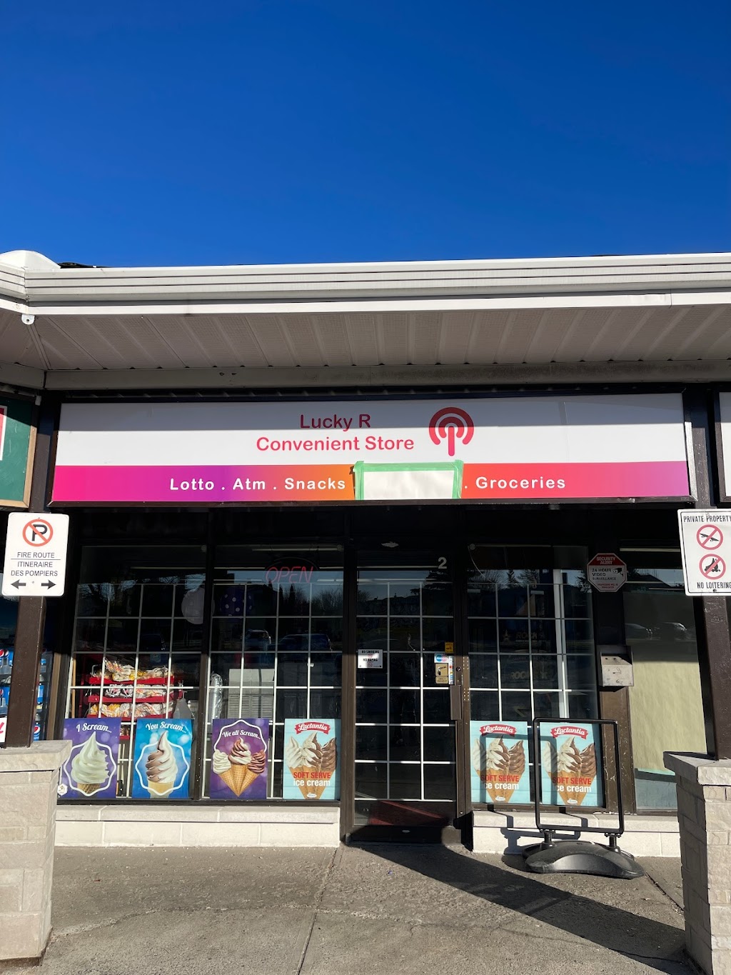 Lucky R convenient | 375 Épinettes Ave unit 2, Orléans, ON K1E 3E6, Canada | Phone: (613) 590-0670