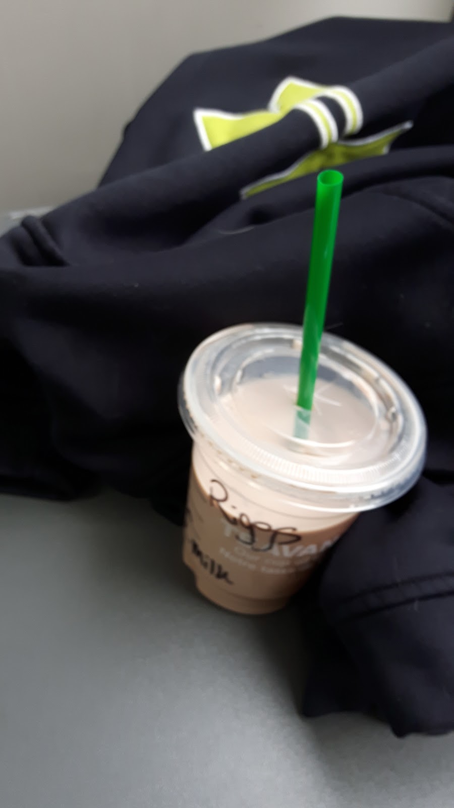 Starbucks | 23981 Dewdney Trunk Rd, Maple Ridge, BC V4R 1W1, Canada | Phone: (604) 463-4859
