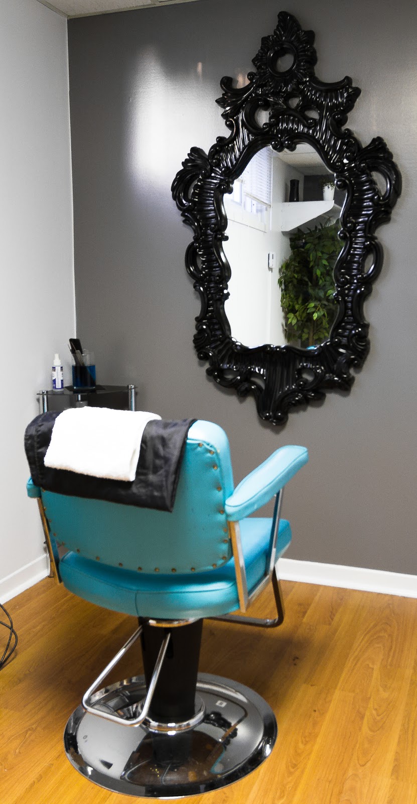 The Parlour Hair Studio | 369 Avenue Rd, Kingston, ON K7M 1V7, Canada | Phone: (613) 484-5741