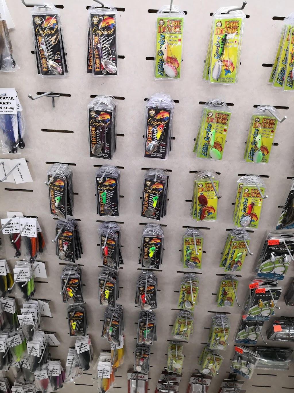 Lucky Plus Live Bait & Tackle | 22530 Loyalist Pkwy, Trenton, ON K8V 5P7, Canada | Phone: (613) 955-9472