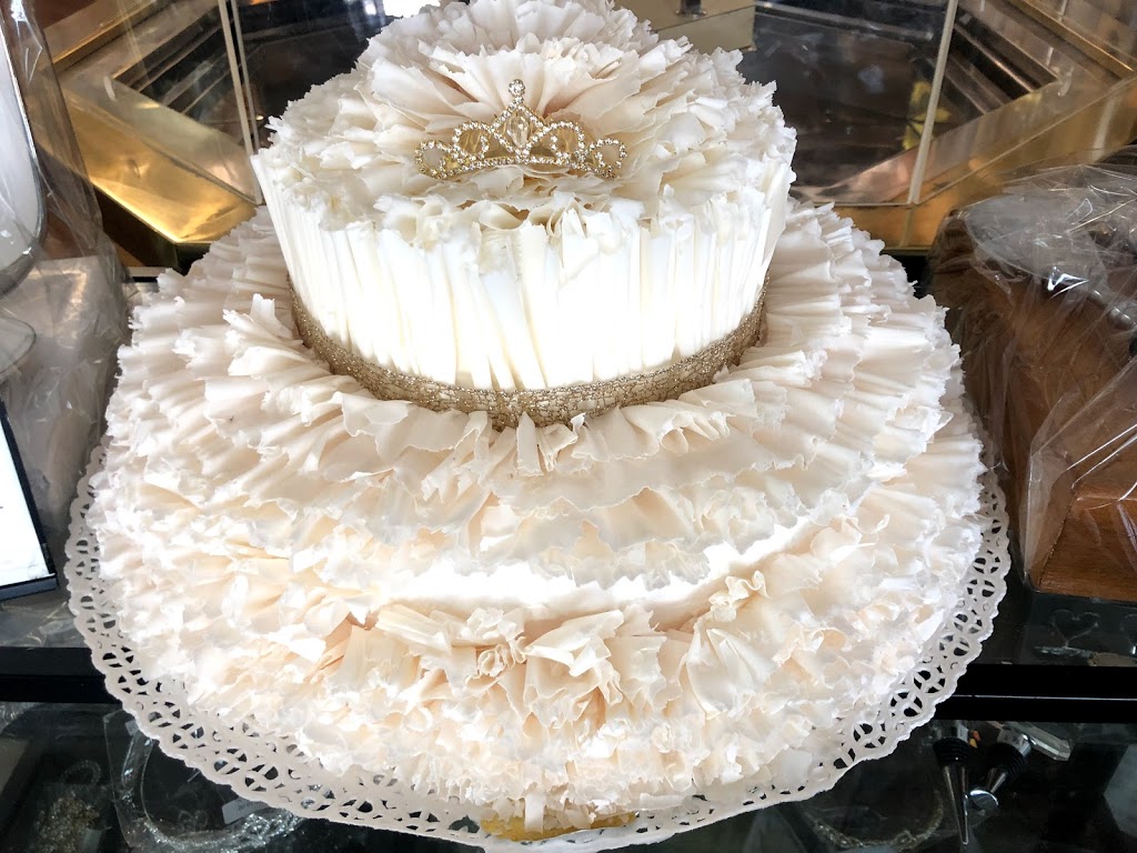 Criveller Cakes Chocolate | 4435 Portage Rd, Niagara Falls, ON L2E 6A7, Canada | Phone: (905) 356-9441
