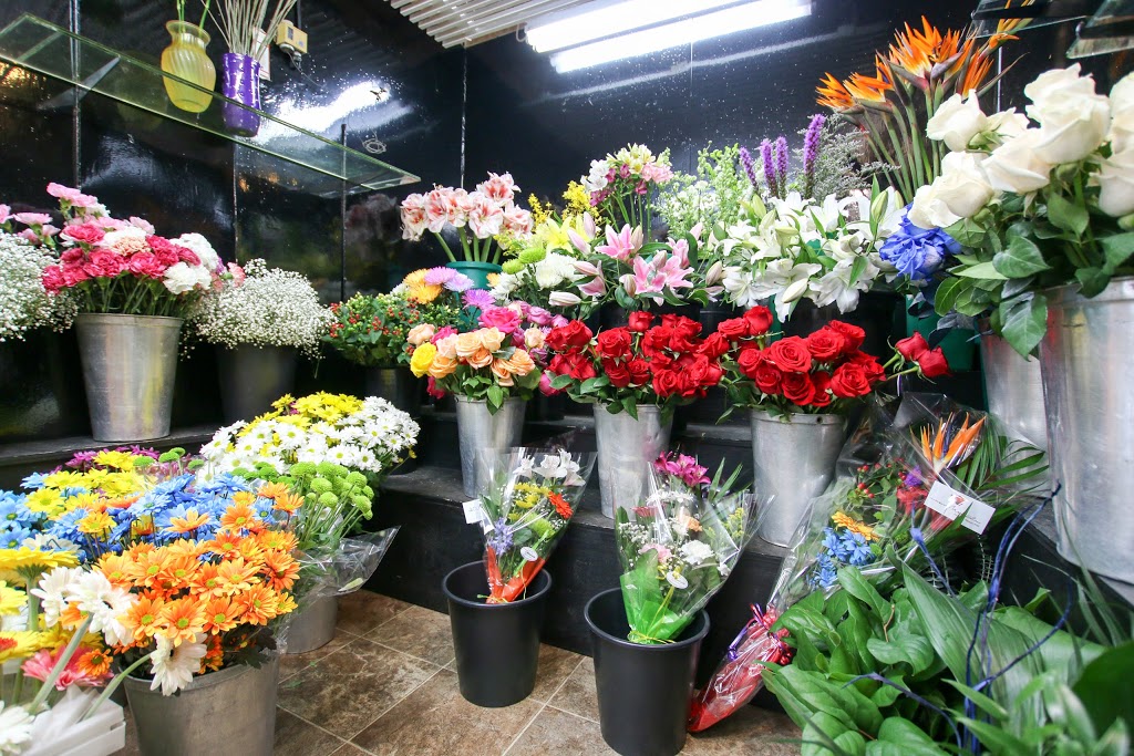 Maison Montcalm Fleuriste | 210 Rue York, Granby, QC J2G 2B8, Canada | Phone: (450) 372-3925