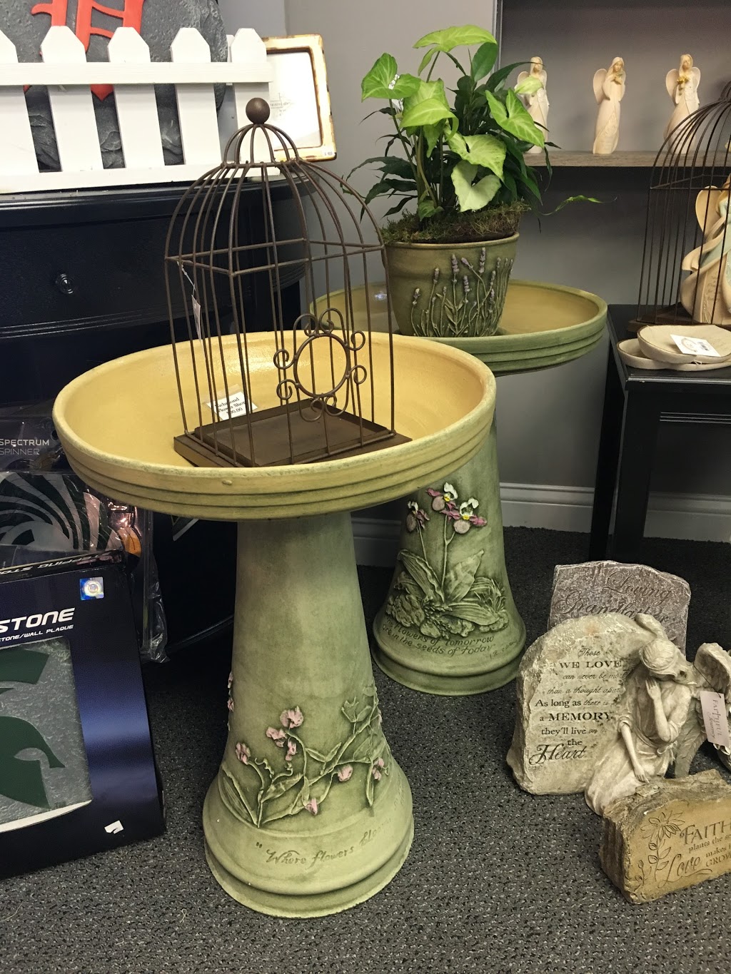 Richmond Flower Shop | 69001 N, Main St, Richmond, MI 48062, USA | Phone: (586) 727-1011