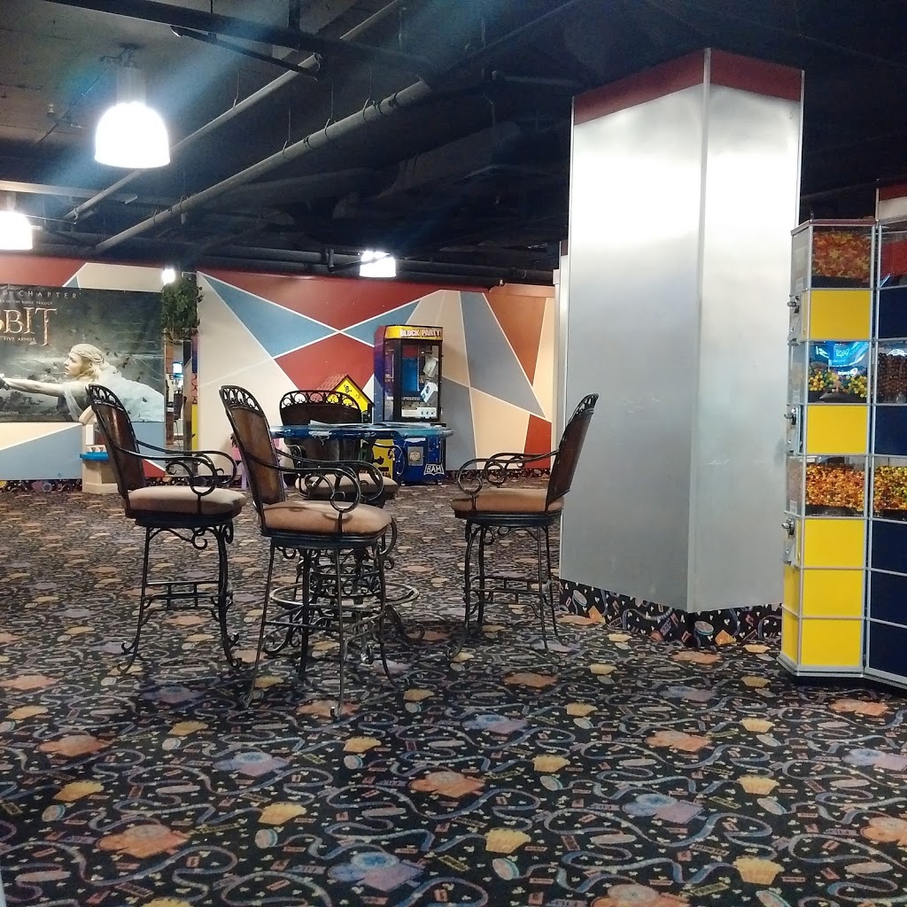 Cine Starz Mississauga | 377 Burnhamthorpe Rd E, Mississauga, ON L5A 3Y1, Canada | Phone: (905) 290-2401