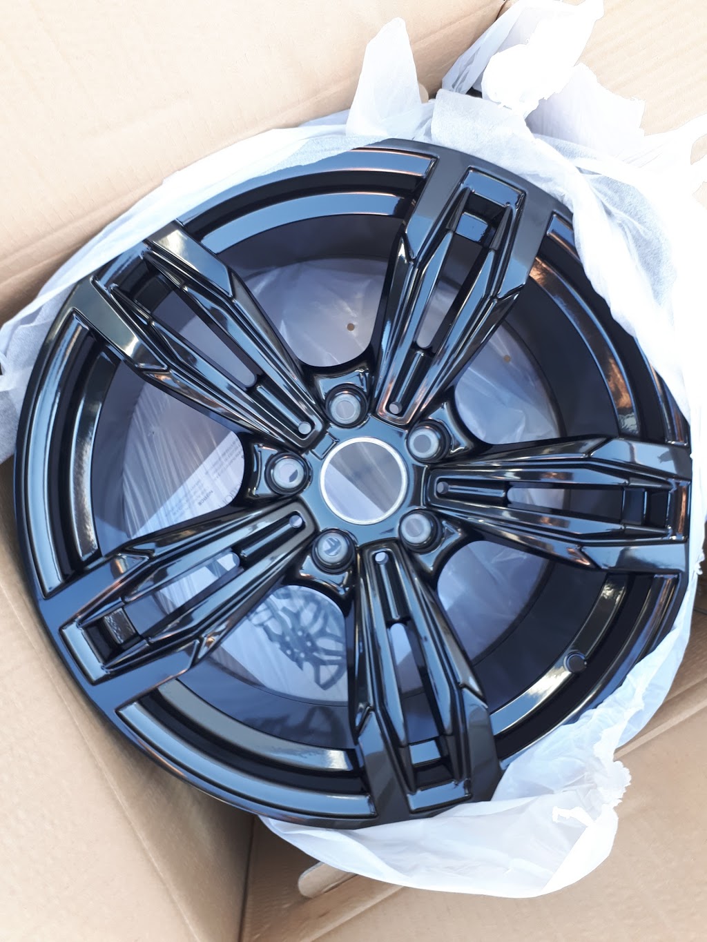 East And West Autobody Repair | 22 Holtby Ave, Brampton, ON L6X 2M1, Canada | Phone: (905) 846-7663