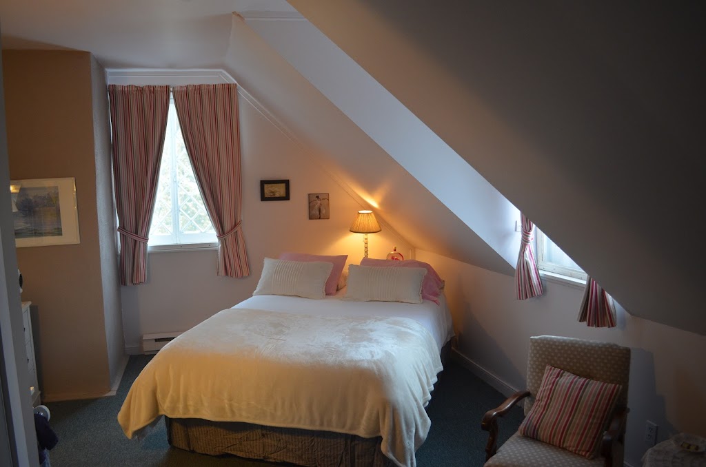 Auberge la Châtelaine | 830 Chem. des Falaises, La Malbaie, QC G5A 2V7, Canada | Phone: (418) 665-4064