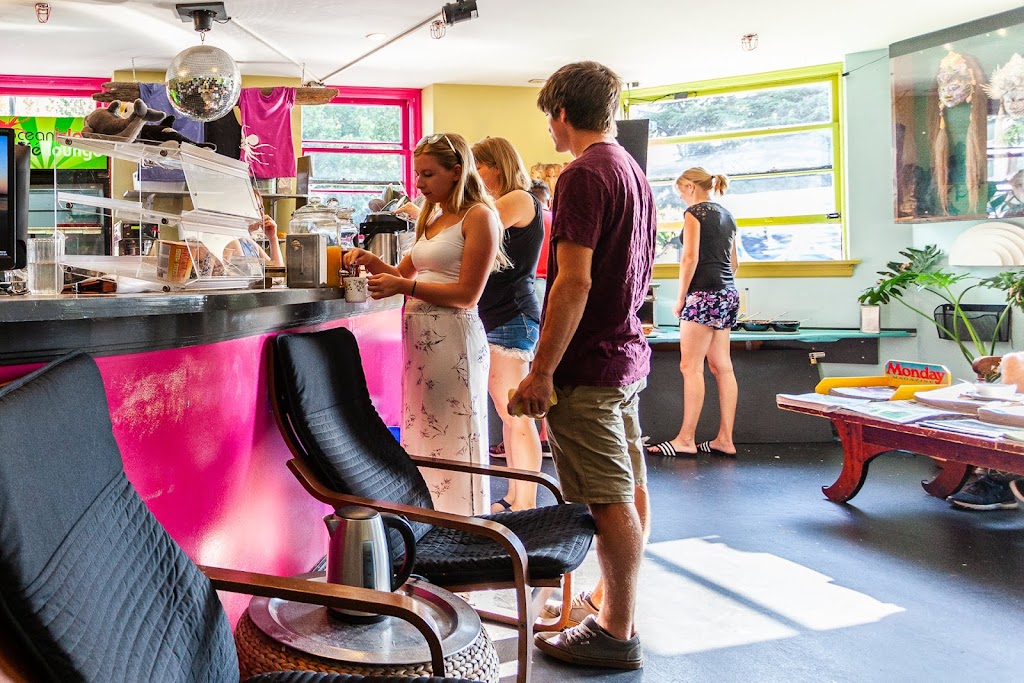Ocean Island Inn Backpackers Suites | 791 Pandora Ave, Victoria, BC V8W 1N9, Canada | Phone: (250) 385-1789