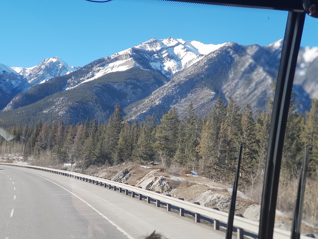 Banff Airporter | 2000 Airport Rd NE, Calgary, AB T2E 6W5, Canada | Phone: (888) 449-2901