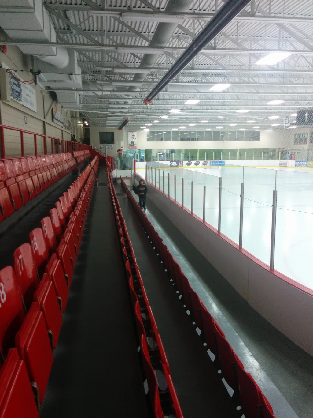 Acton Vale Sports Center | 1505 3e Avenue, Acton Vale, QC J0H 1A0, Canada | Phone: (450) 546-7767