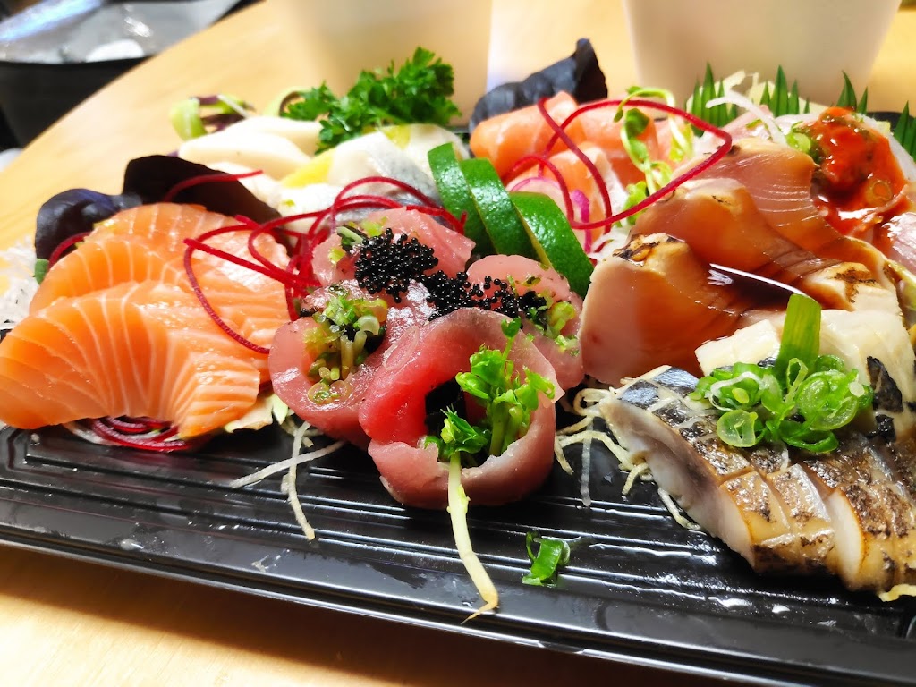 Sushi Momoi | 9425 Leslie St #4, Richmond Hill, ON L4B 3N7, Canada | Phone: (905) 737-7313