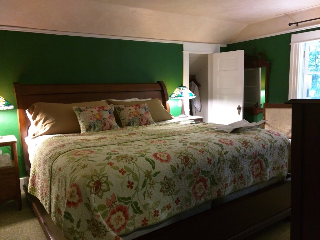 Kangaroo House Bed & Breakfast | 1459 N Beach Rd, Eastsound, WA 98245, USA | Phone: (360) 376-2175
