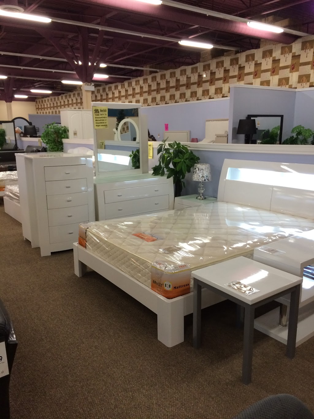 Dundas Furnishing | 1739 Dundas St E, Mississauga, ON L4X 1L5, Canada | Phone: (905) 602-1088