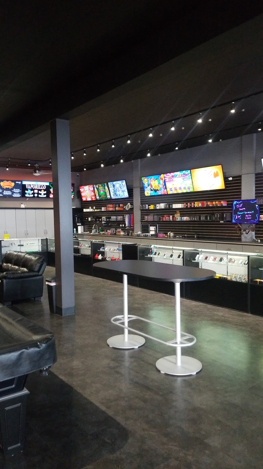 One Stop Vape Shop Superstore Bowness | 7930 Bowness Rd NW, Calgary, AB T3B 0H3, Canada | Phone: (587) 354-4467