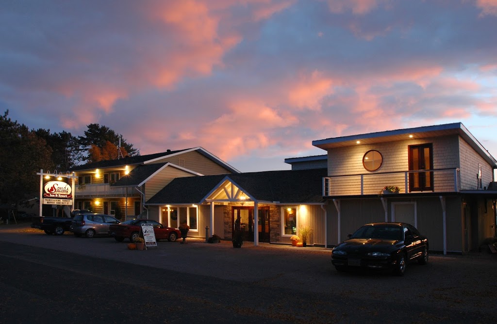 Sands on Golden Lake | 13163 ON-60, Golden Lake, ON K0J 1X0, Canada | Phone: (613) 625-2525