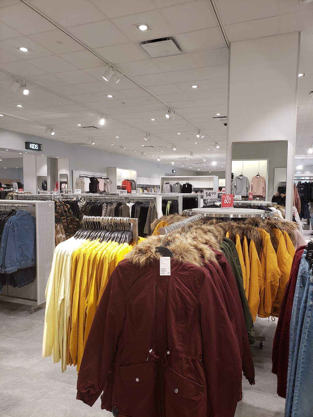 H&M | 901 64 Ave NE Unit #3150, Calgary, AB T2E 7P4, Canada | Phone: (855) 272-7007