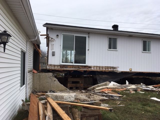 Levage de Maison RBM 88 | 895 Boulevard Lemire O, Drummondville, QC J2B 8A9, Canada | Phone: (819) 314-5277