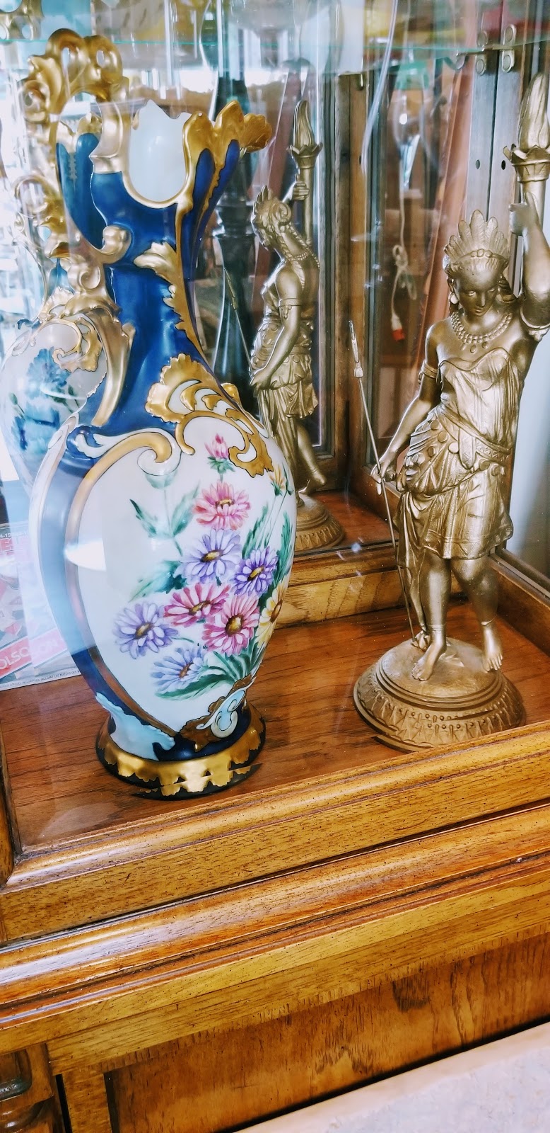 Brocante François Carrier | 5650 Rue Saint-Louis #100, Lévis, QC G6V 4E6, Canada | Phone: (418) 905-4879