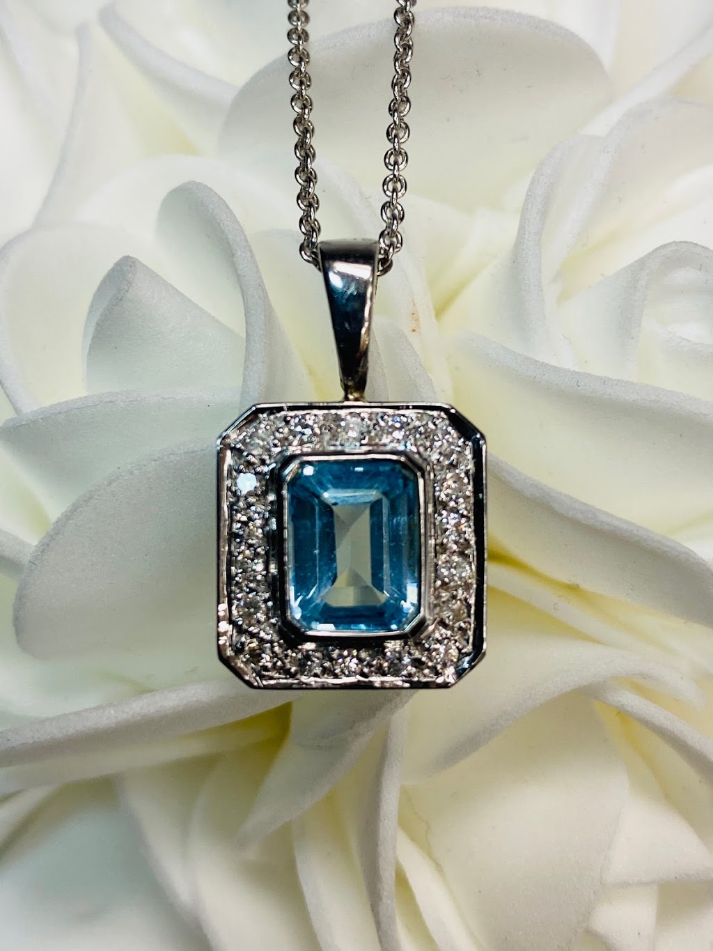C&D Jewellery Limited | 651 Upper James St, Hamilton, ON L9C 5R8, Canada | Phone: (905) 574-0662