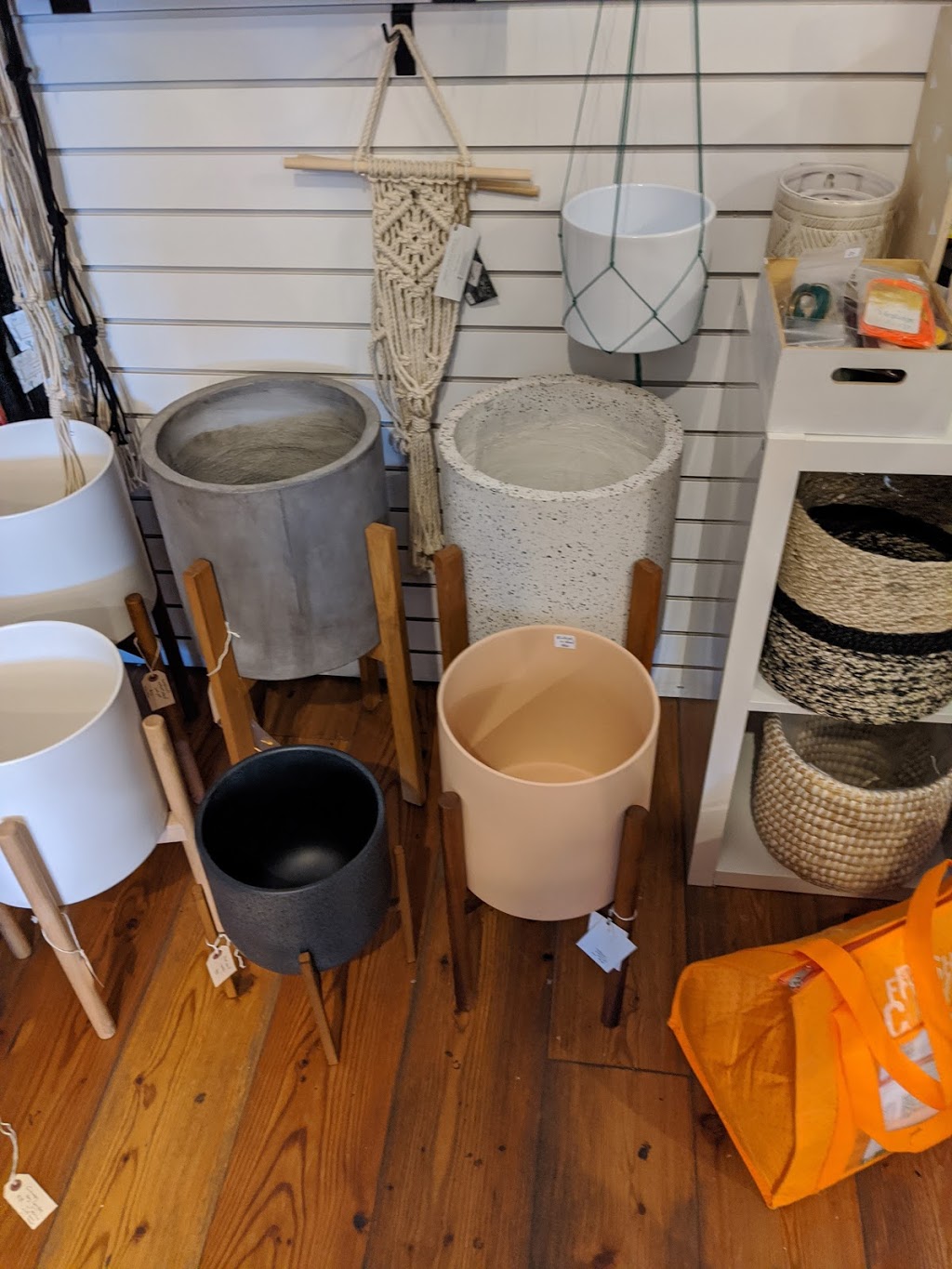 Urban Gardener | 1640 Dupont St, Toronto, ON M6P 3T2, Canada | Phone: (905) 626-6281