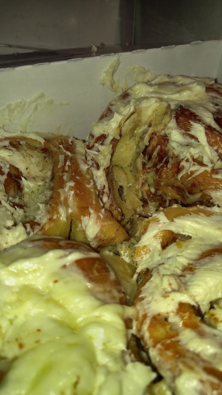 Cinnabon | 2960 Kingsway Dr, Kitchener, ON N2C 1X1, Canada | Phone: (519) 895-8484