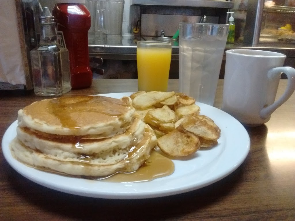 Del-Mar Restaurant | 1677 Dundas St, London, ON N5W 3C6, Canada | Phone: (519) 451-6120