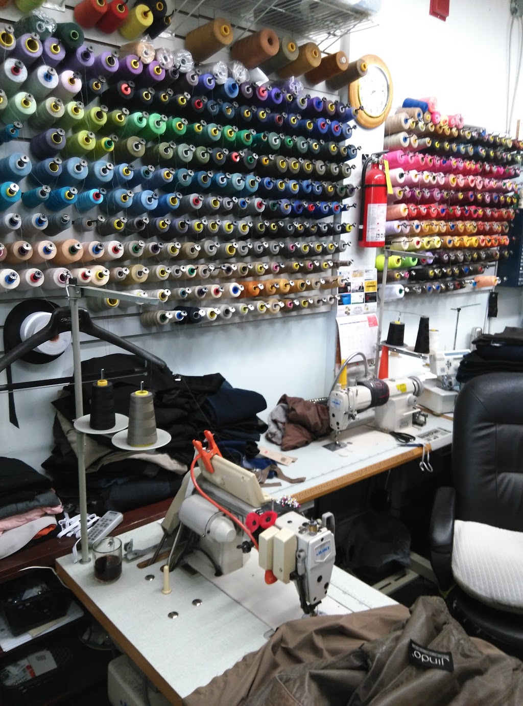The Chase Cleaners | 1675 The Chase, Mississauga, ON L5M 5Y7, Canada | Phone: (905) 569-3902