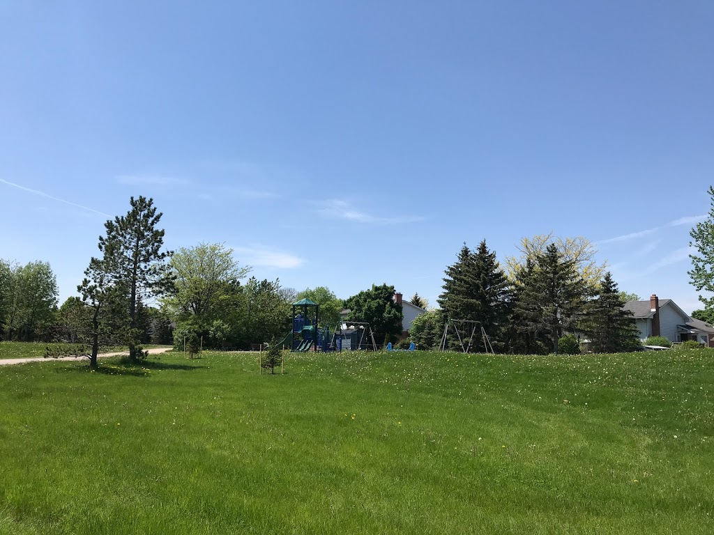 Bolingbrook park Waterloo | 470 Westvale Dr, Waterloo, ON N2T 1S9, Canada | Phone: (519) 886-2310
