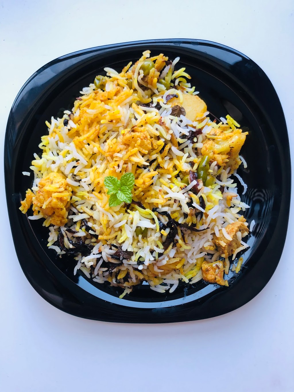 Kias Kitchen | 28 Elizabeth St N Unit 605, Mississauga, ON L5G 2Z6, Canada | Phone: (437) 987-2407