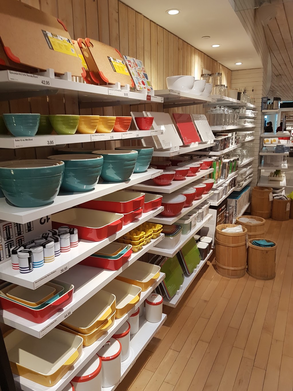 Crate and Barrel | 3401 Dufferin St, North York, ON M6A 2T9, Canada | Phone: (416) 657-4100