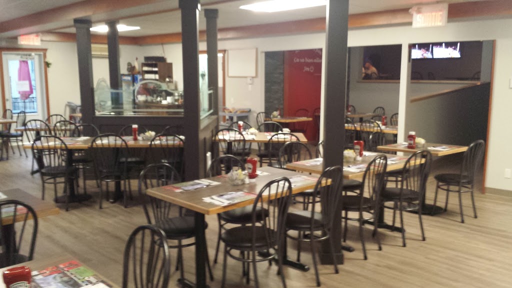 Bono pizzeria restaurant | 152 Boulevard Bégin, Sainte-Claire, QC G0R 2V0, Canada | Phone: (418) 883-2258