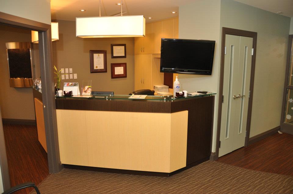 Sherway Dentistry | 190 Sherway Dr., Suite 302 (third floor, Etobicoke, ON M9C 5N2, Canada | Phone: (416) 639-2546
