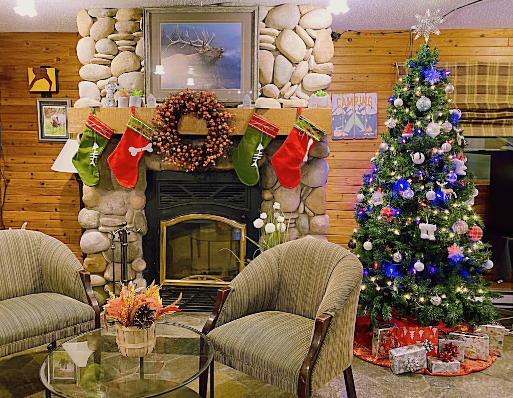 Radium Chalet | 5063 Madsen Rd, Radium Hot Springs, BC V0A 1M0, Canada | Phone: (250) 409-7999