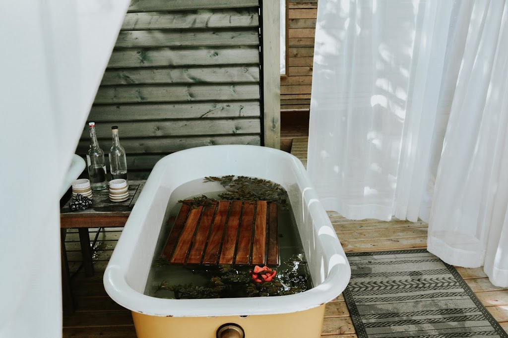 Avacena | 330 Crescent Rd E, Qualicum Beach, BC V9K 1L5, Canada | Phone: (778) 319-6955