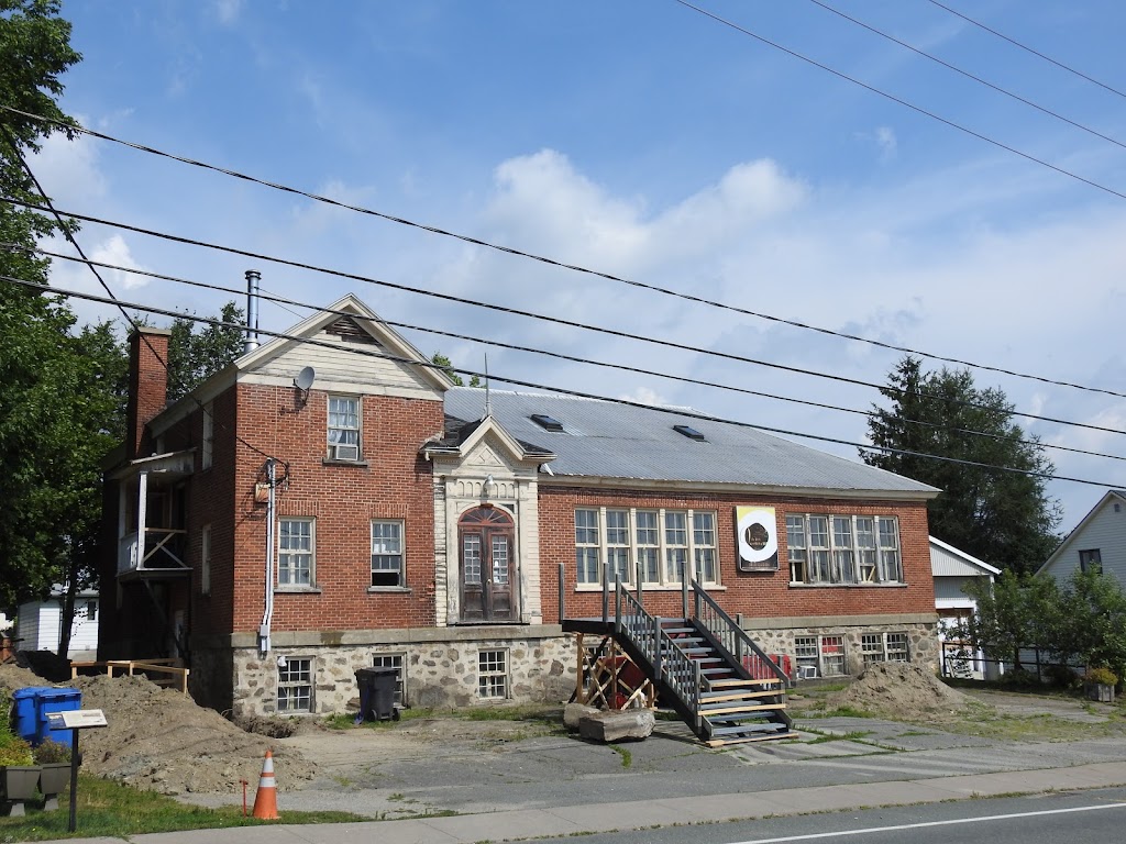 Theatre Du Vieux Couvent | 2190 Main (Hwy 112), Saint-Frédéric, QC G0N 1P0, Canada | Phone: (418) 426-3436