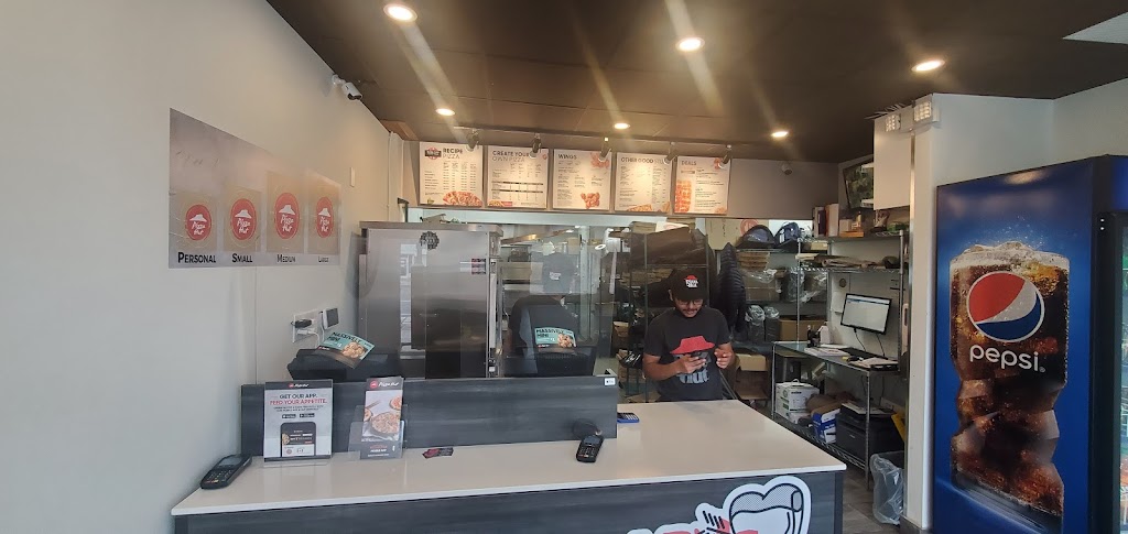 Pizza Hut | 844 Danforth Ave, Toronto, ON M4J 1L7, Canada | Phone: (416) 461-5888