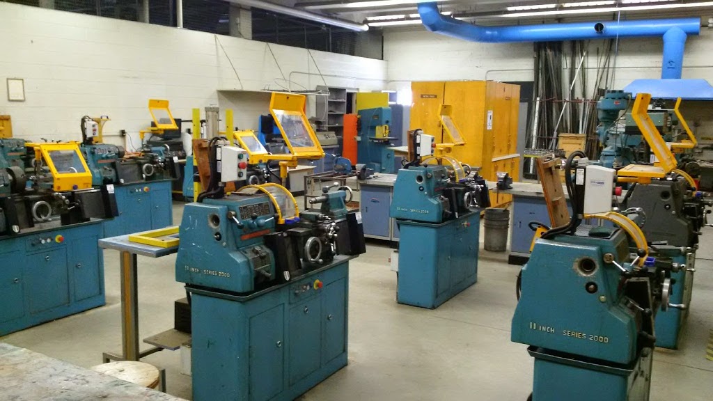 G.L. Roberts Collegiate and Vocational Institute | 399 Chaleur Ave, Oshawa, ON L1J 1G5, Canada | Phone: (905) 728-7594